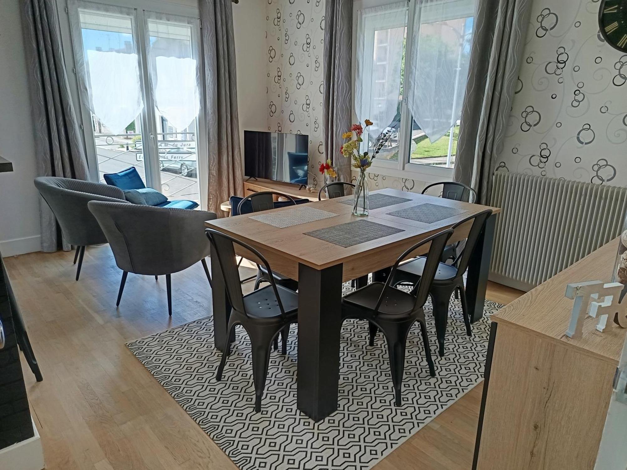 Maison De Ville 70M² Champagnole Eksteriør bilde